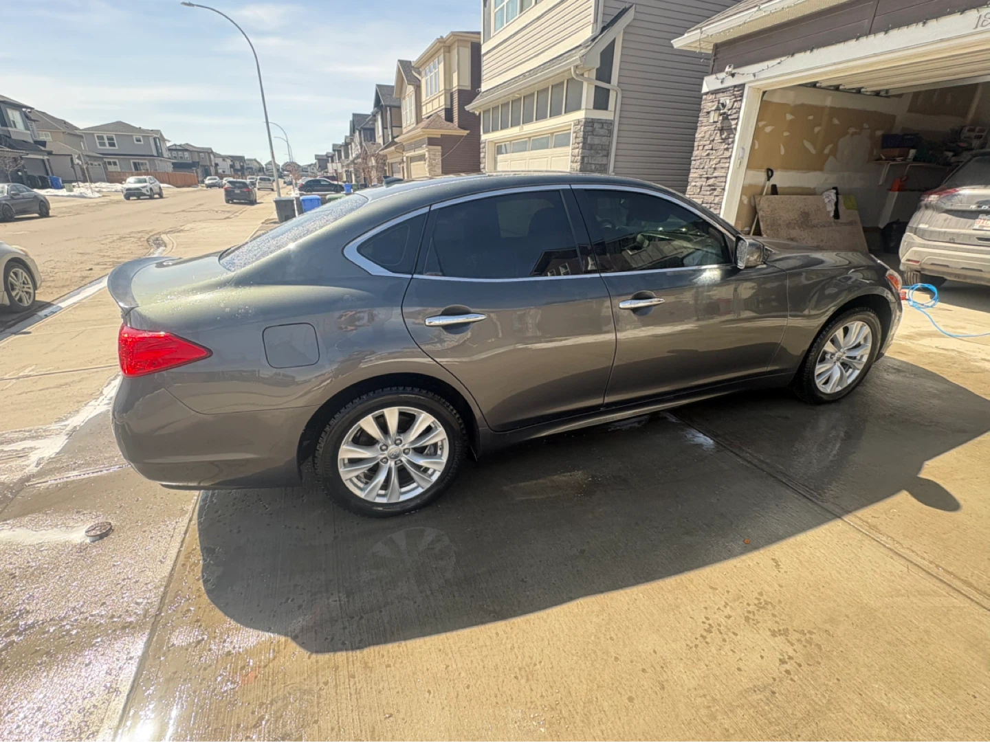 Infiniti Q70 sedan - photo 5