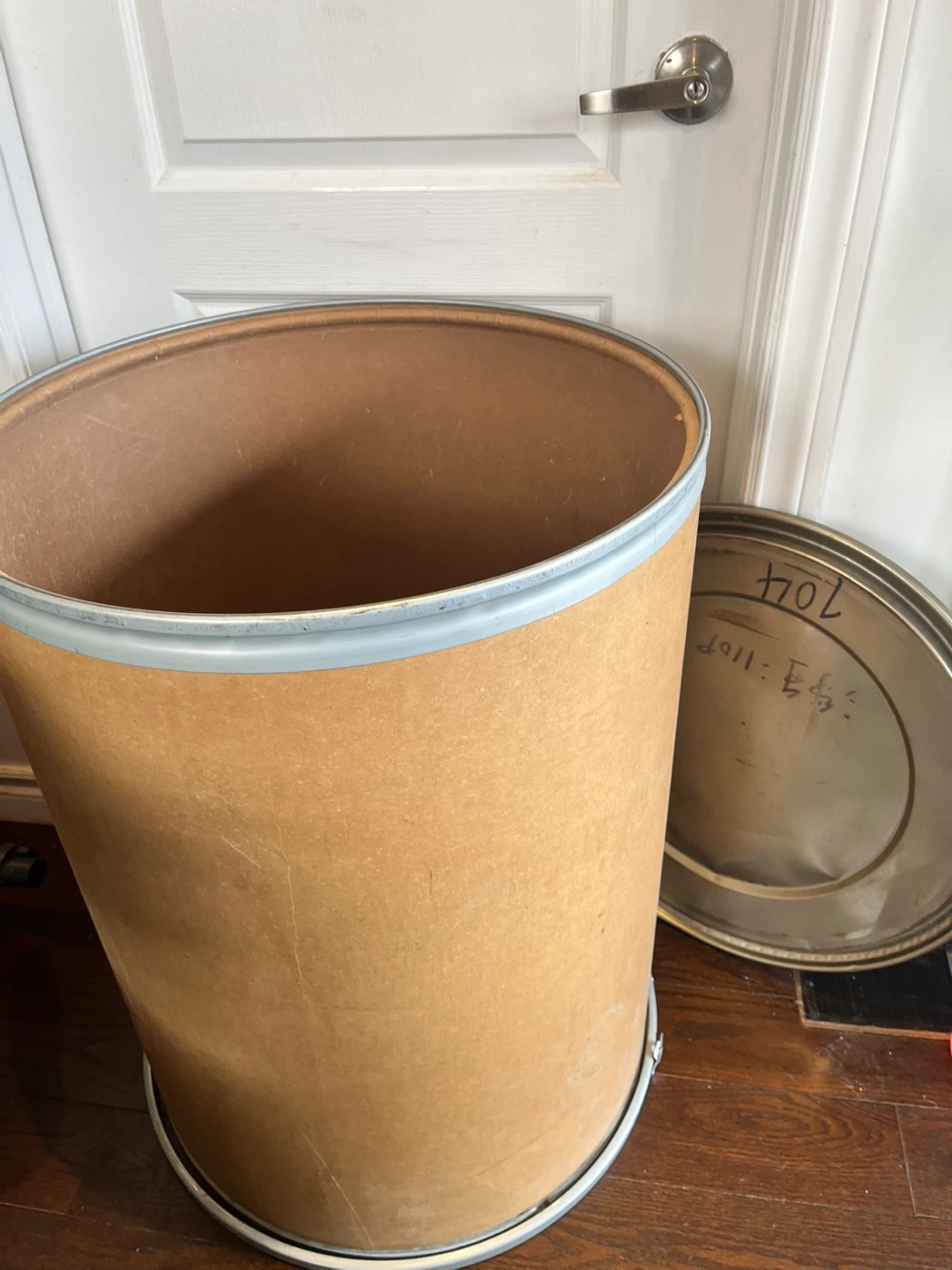 Cardboard Drum with Metal Lid - photo 5