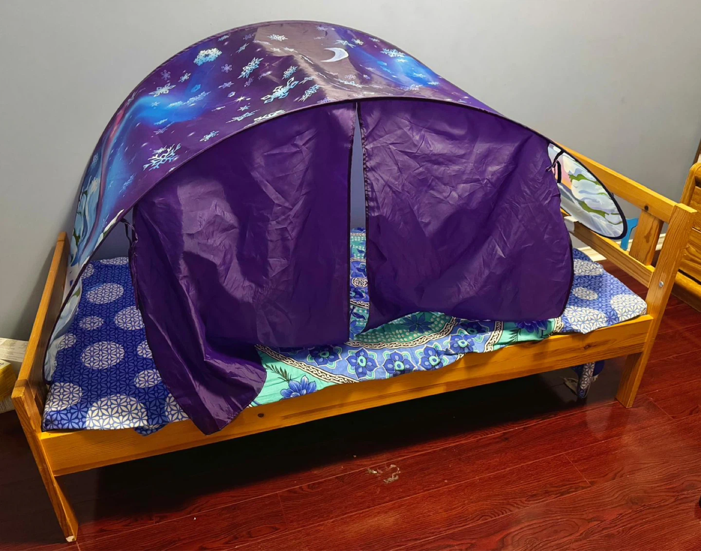 Kids toddler Tent Bed with Canopy and mattress - photo 2