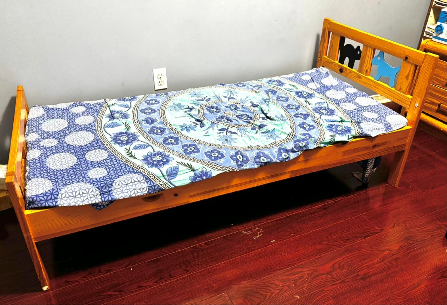 Kids toddler Tent Bed with Canopy and mattress