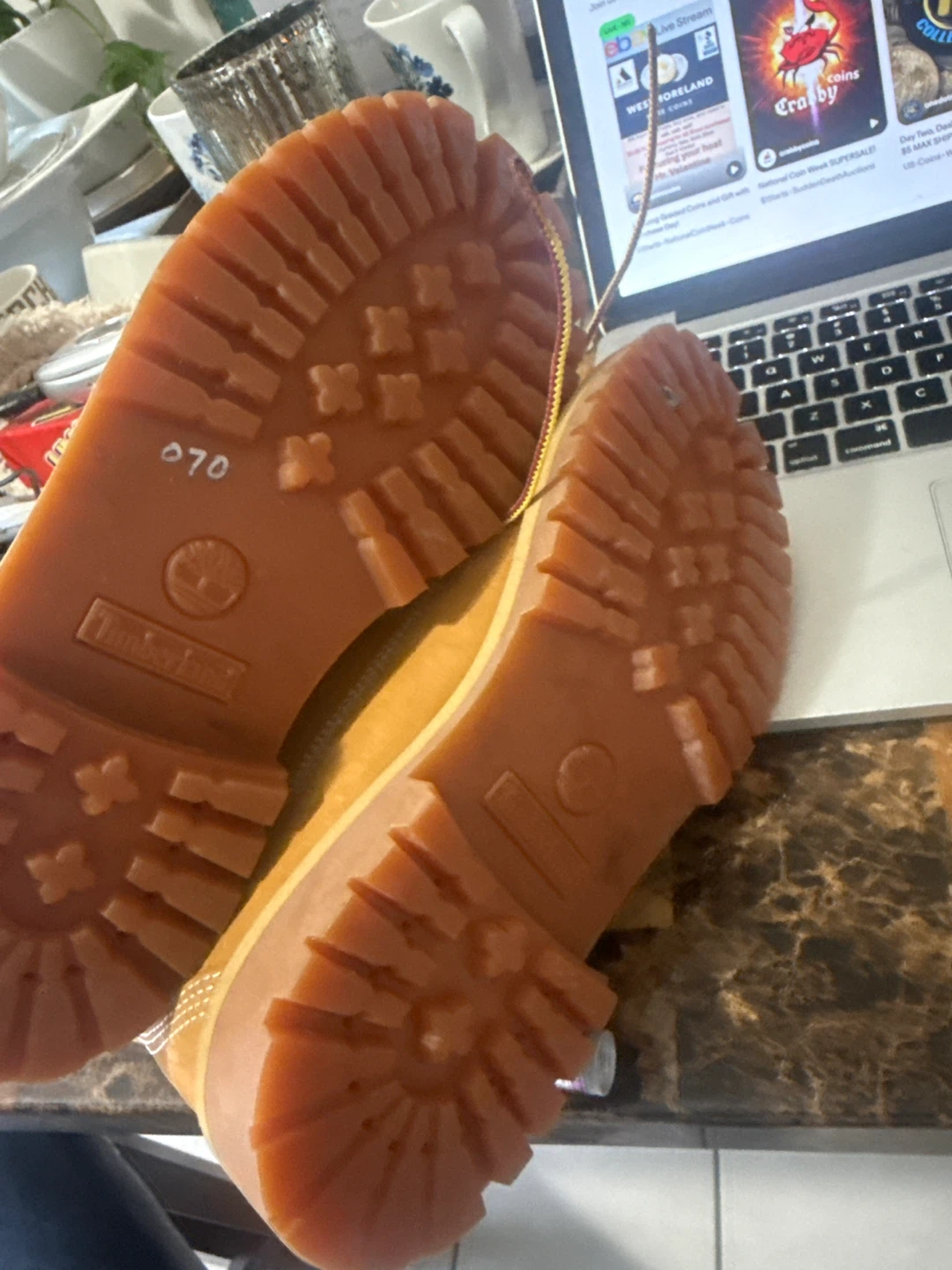 Timberland Classic Wheat Nubuck Boots - Size 8M - photo 4