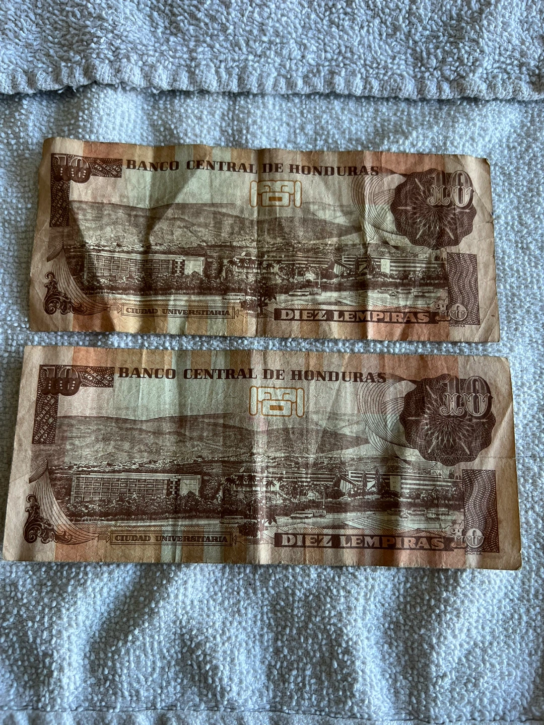 Honduran Bank Notes - photo 2