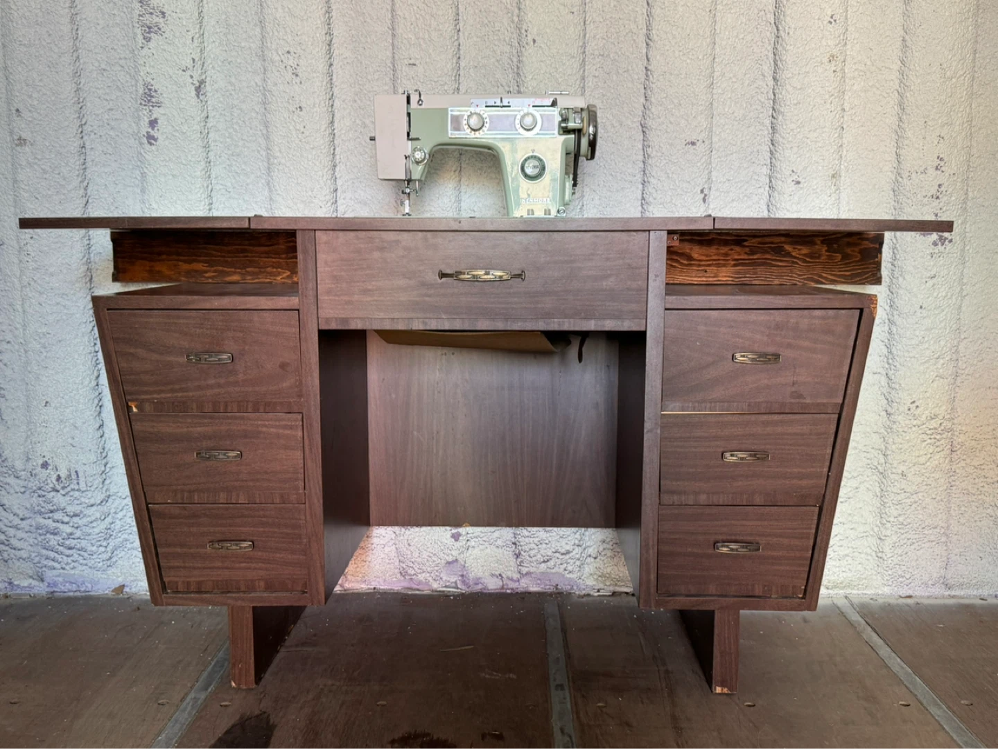 Kenmore Sewing Machine Model C877.06