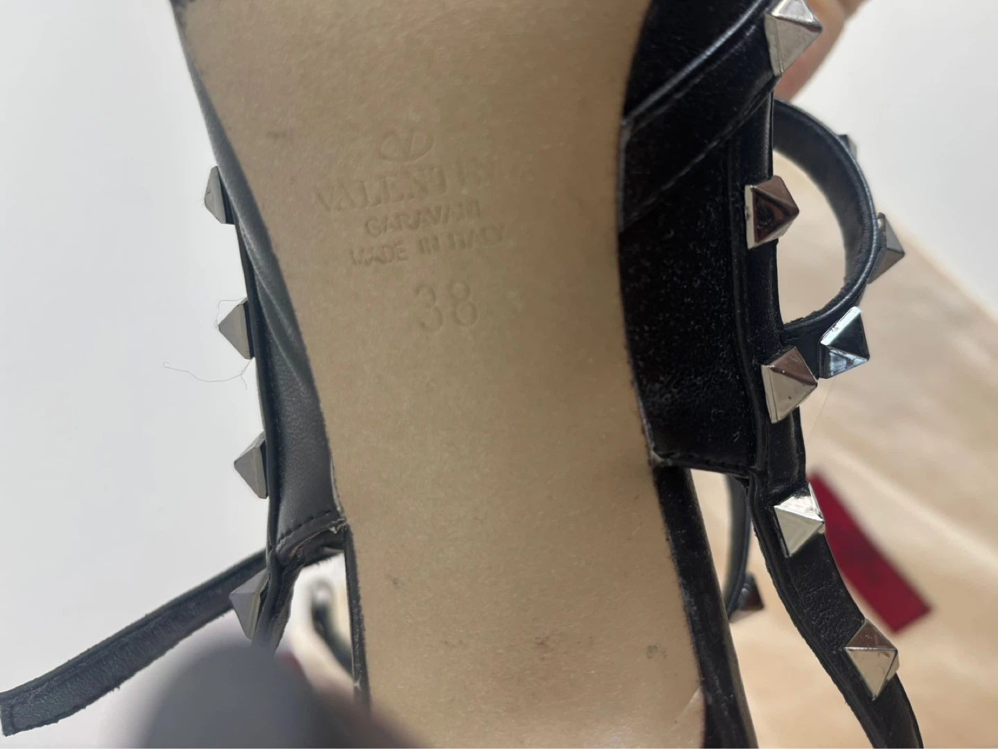Valentino Garavani Rockstud Black Leather Heels Size 38 - photo 2