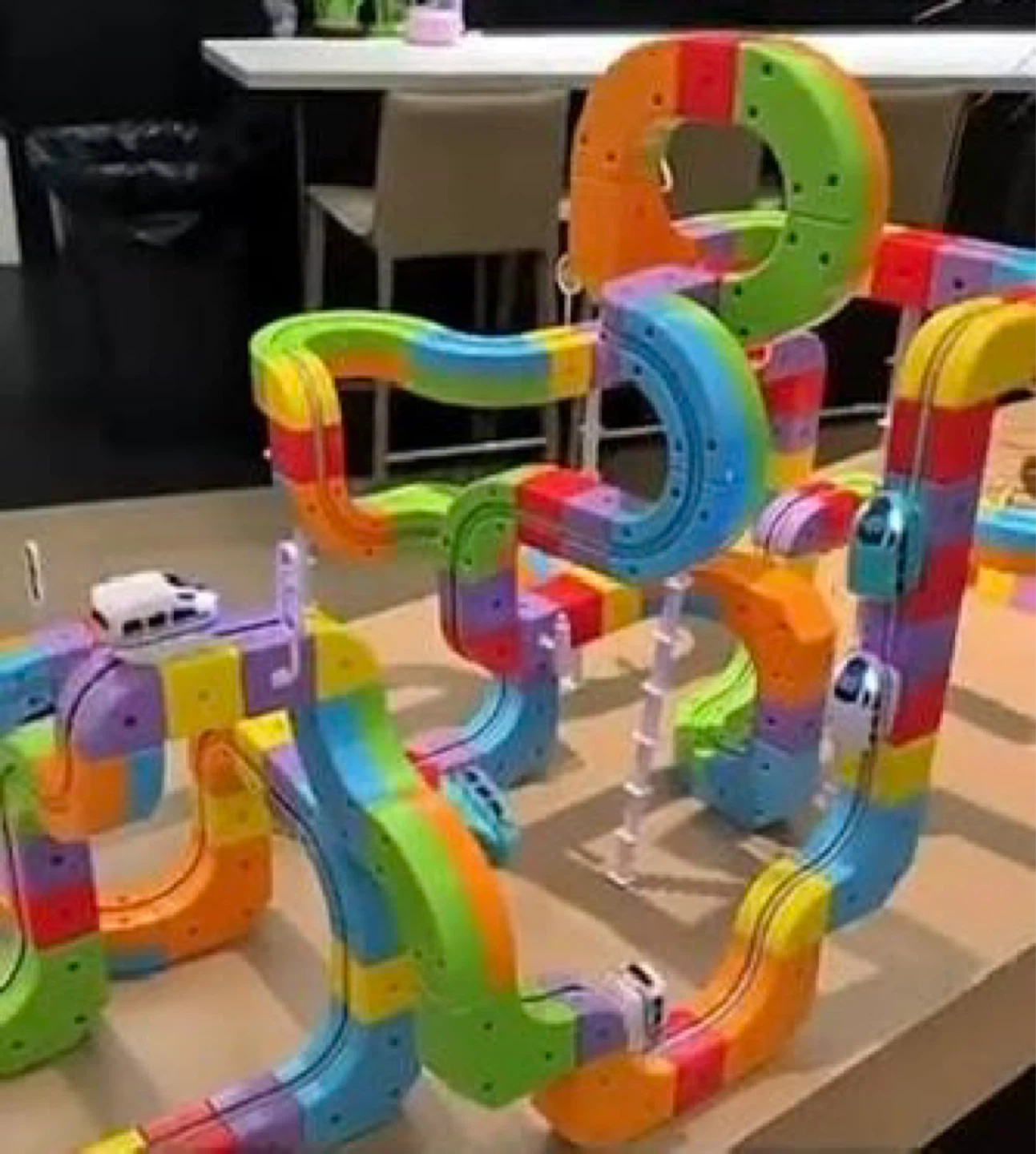 DIY Cube Track Train Set - 162 Pieces - photo 3