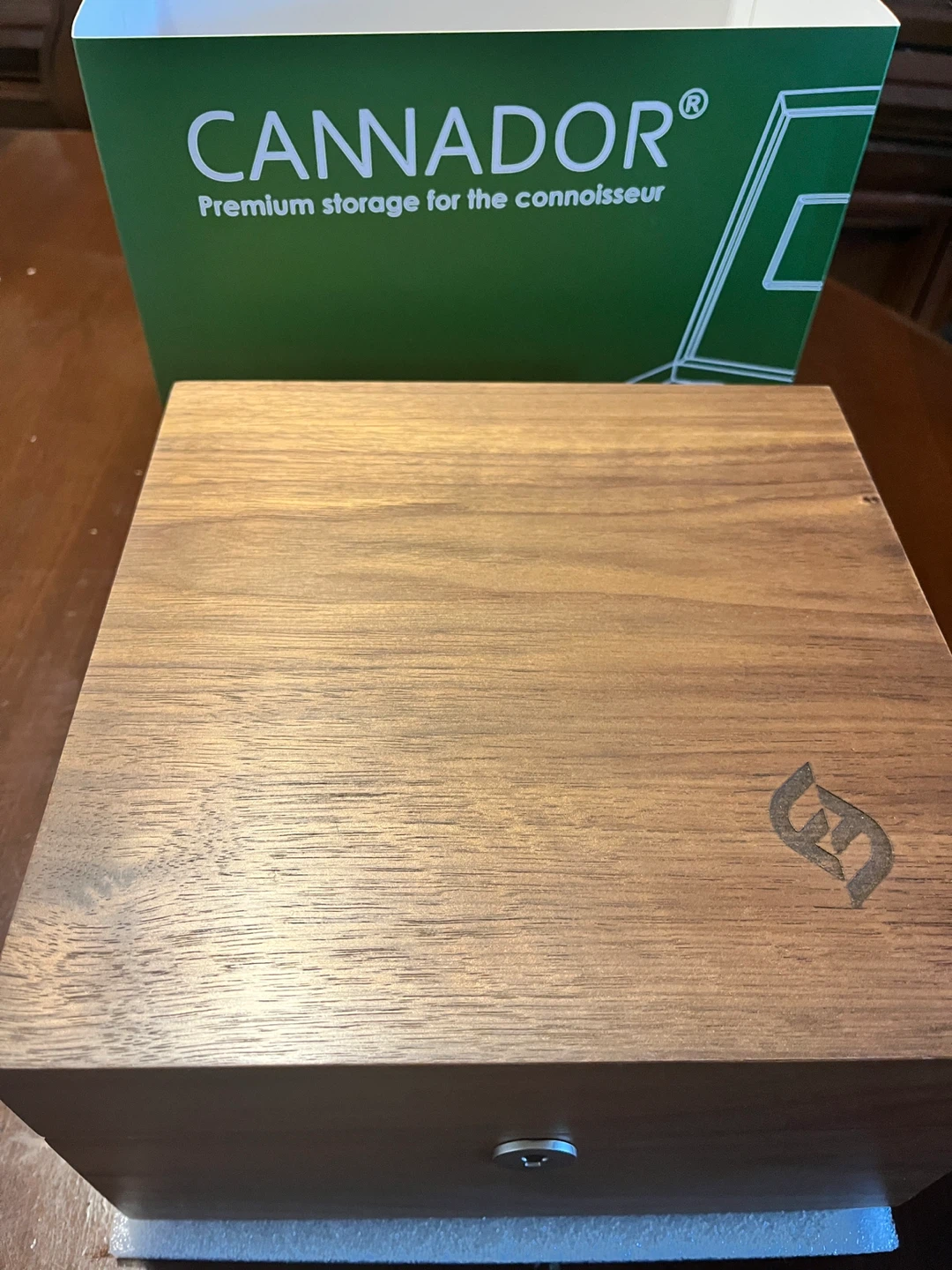 Brand New: Cannador 4-Strain Walnut Humidor Box with Vaporbeads - photo 3