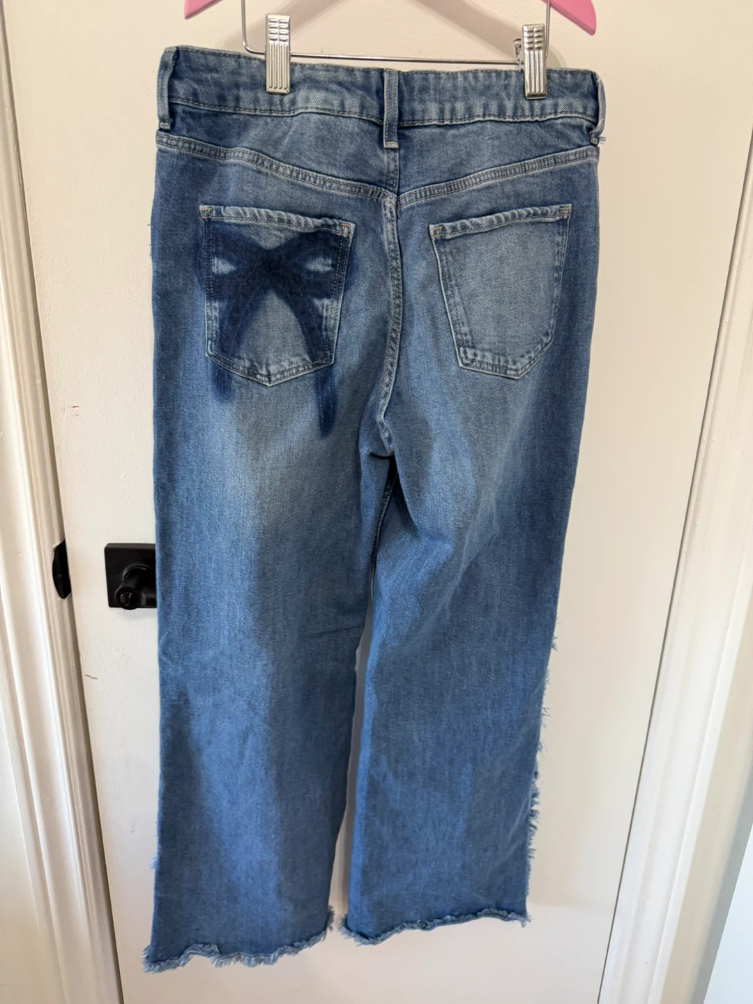 Size 12 Beautiful bow frayed jeans-adjustable waist - photo 4