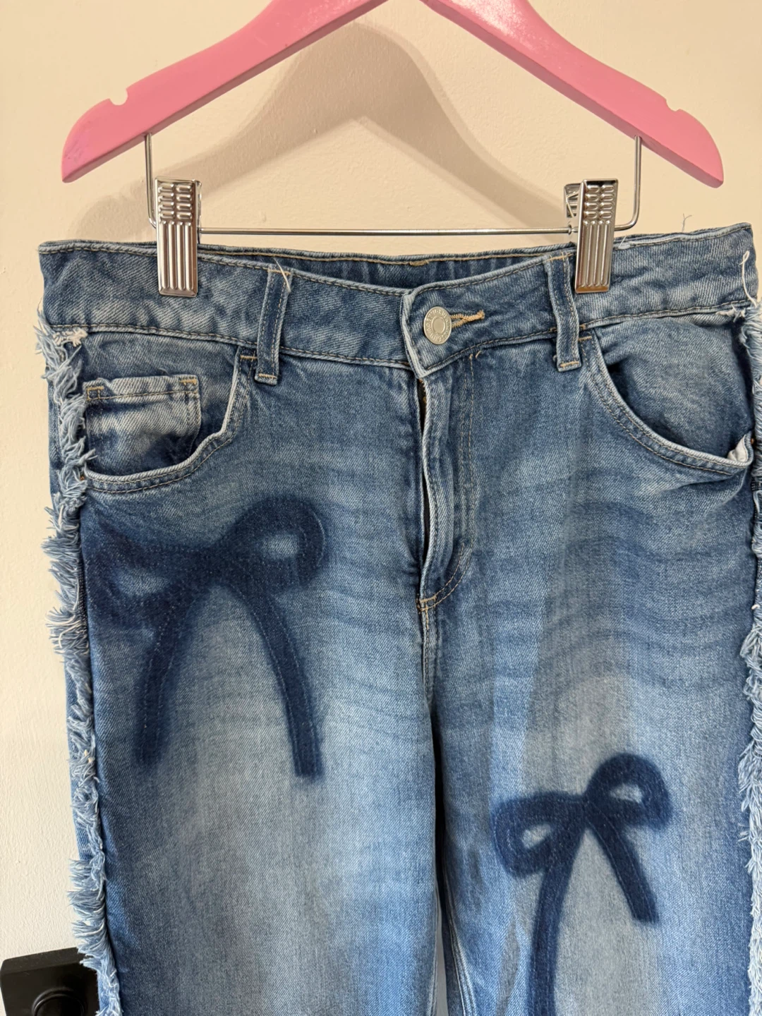 Size 12 Beautiful bow frayed jeans-adjustable waist - photo 2