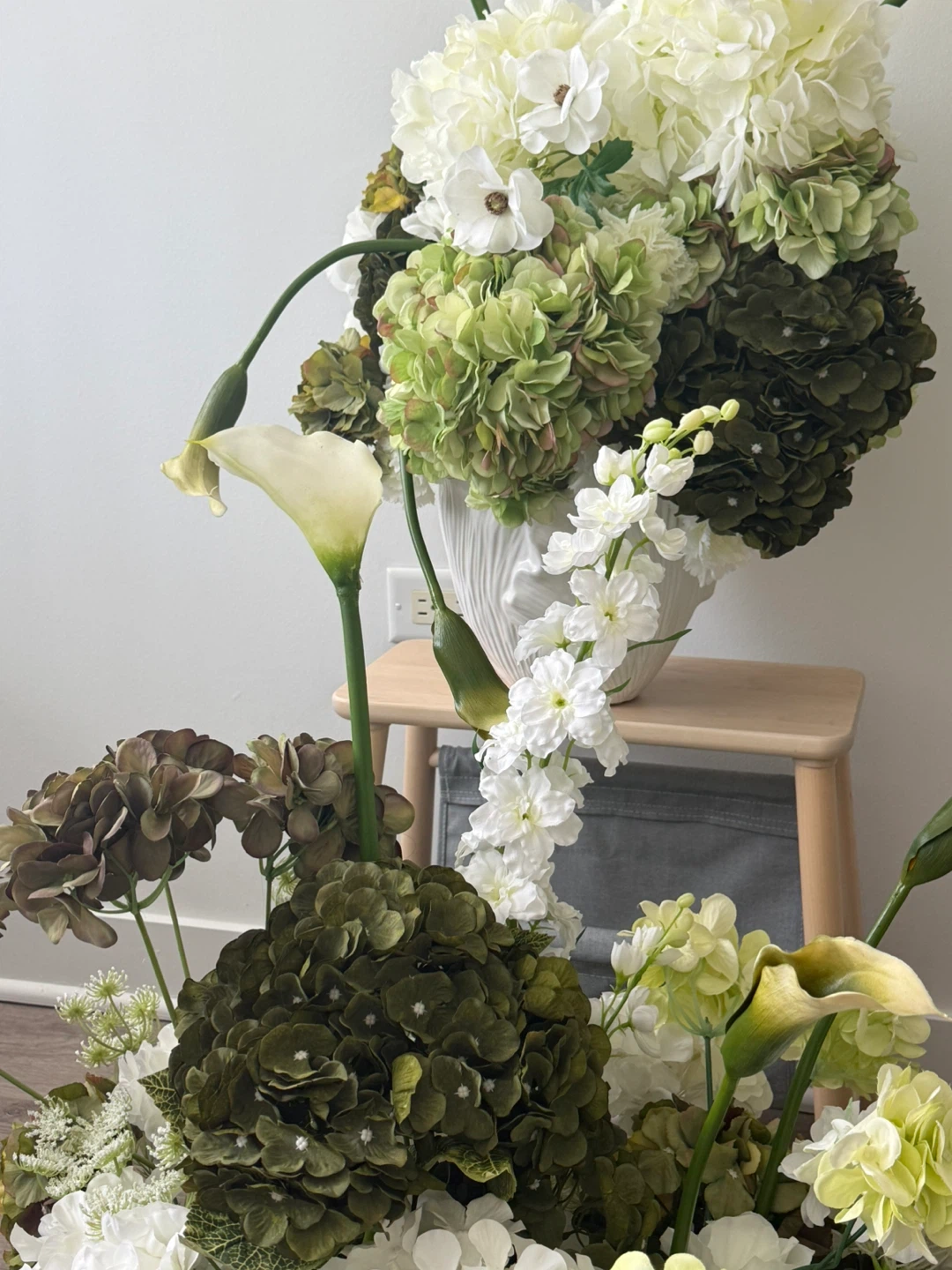 4 Artificial Flower Arrangements - photo 3