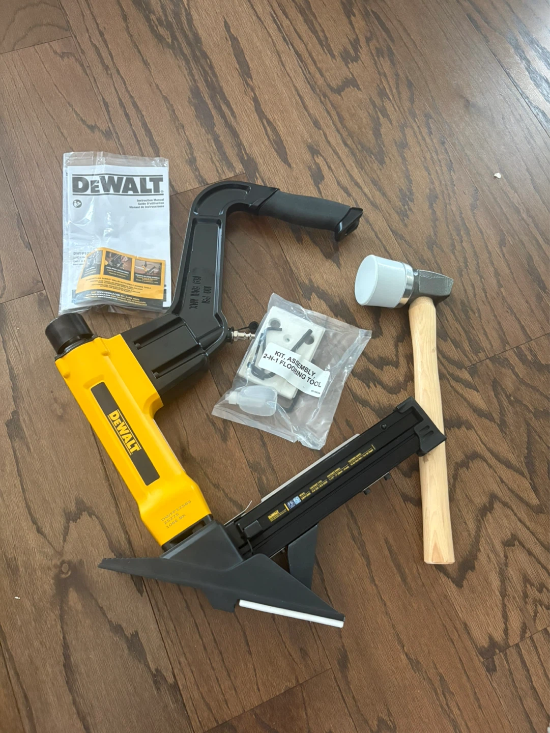DEWALT 2-in-1 Flooring Tool - photo 2