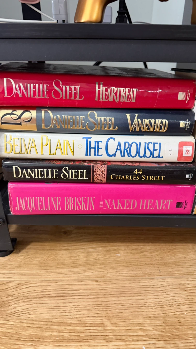 Collection of Danielle Steel and James Patterson Novels - photo 2
