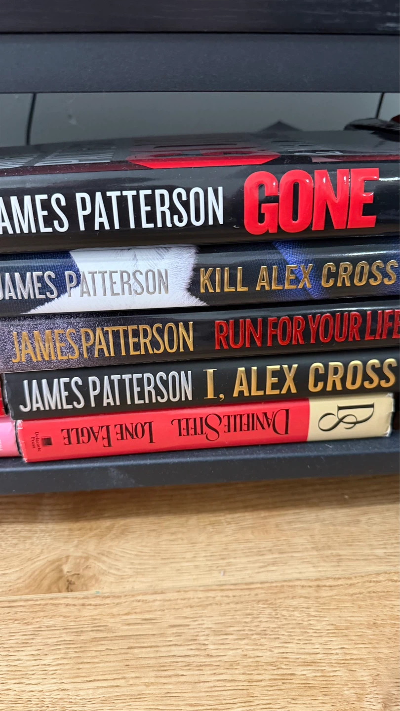 Collection of Danielle Steel and James Patterson Novels