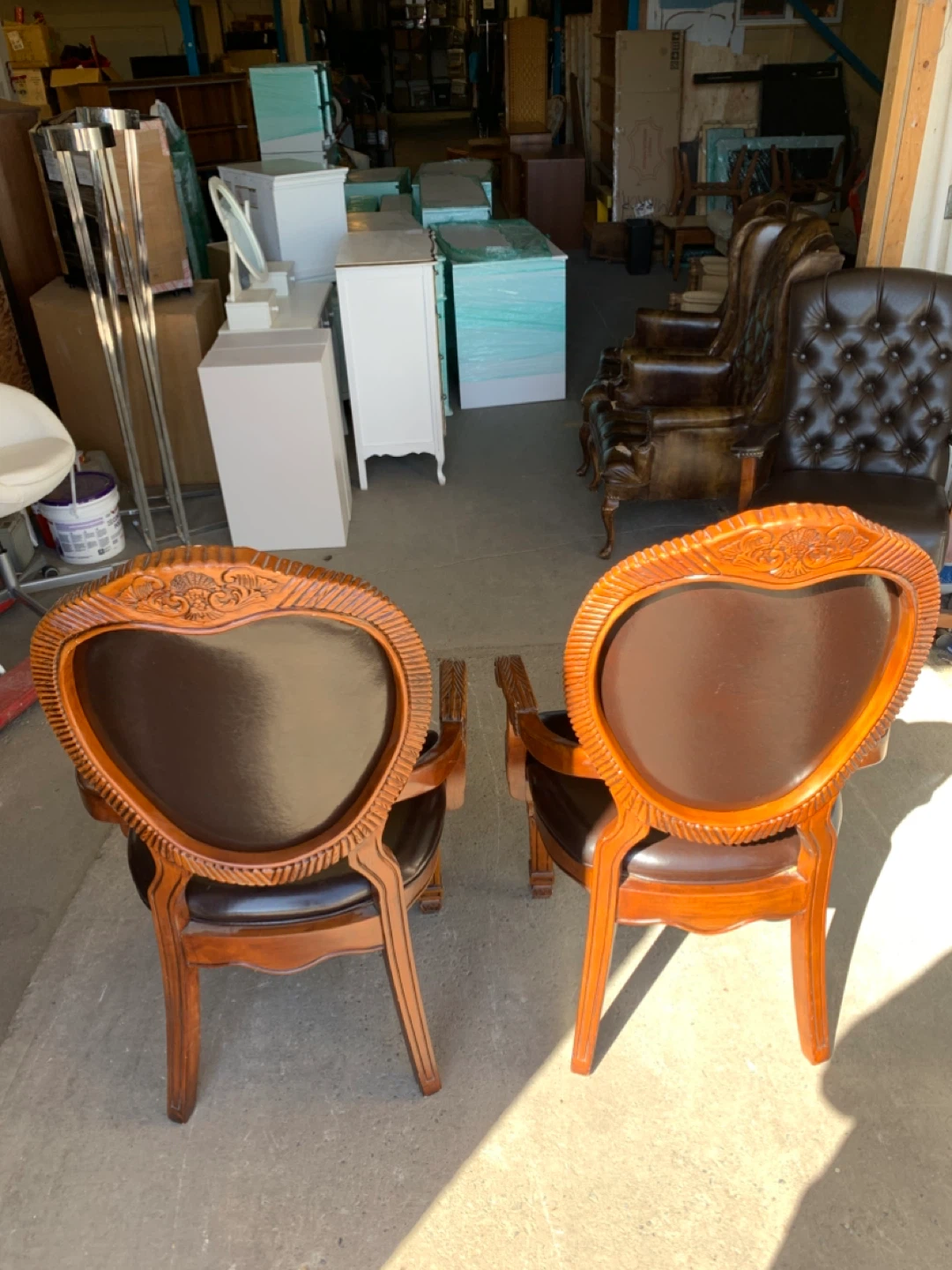 2 Carved Wood Vintage Chairs with Dark Leather Upholstery - photo 2