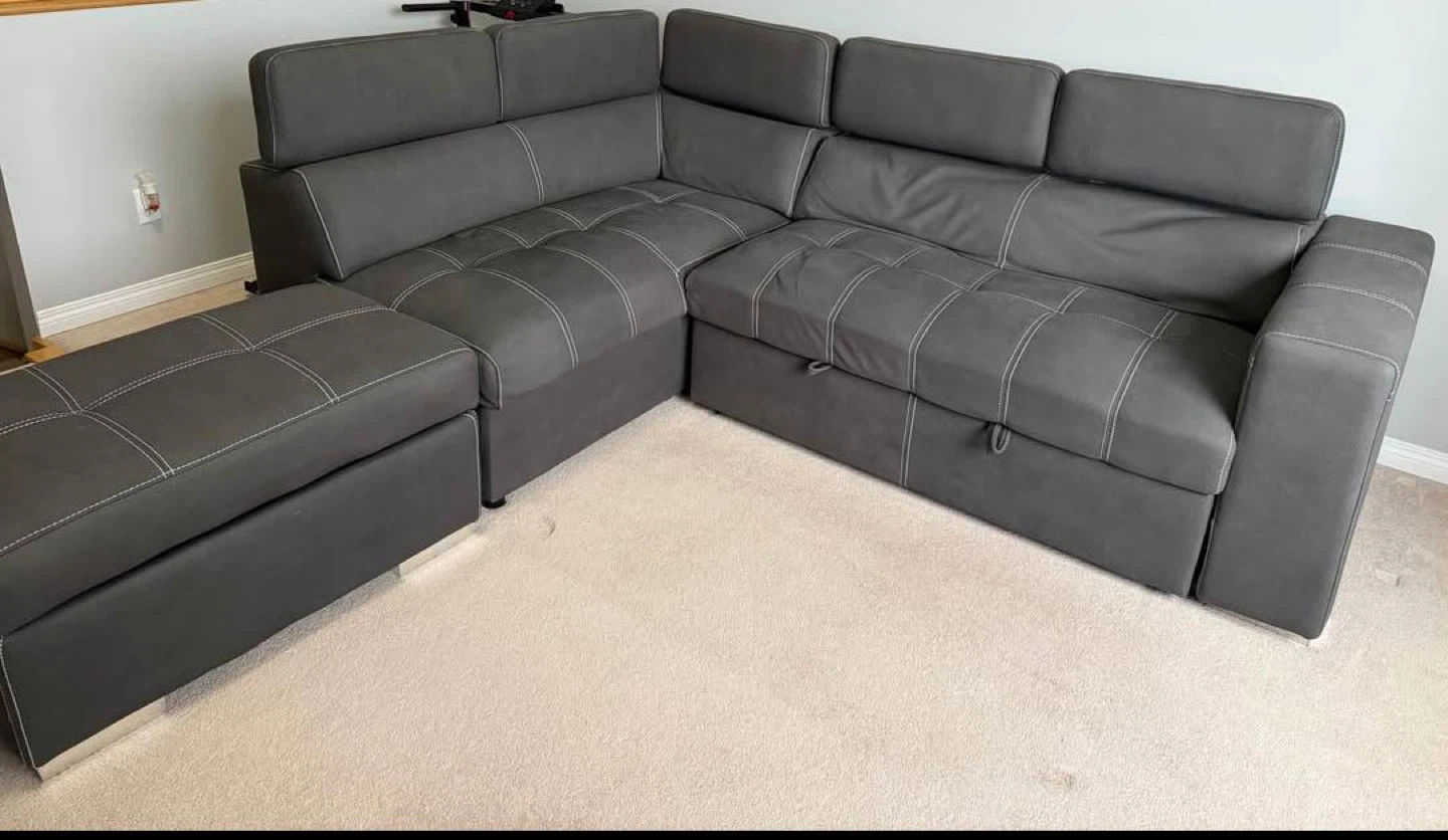 Sectional sofa with pullout bed - Moving Sale - photo 4