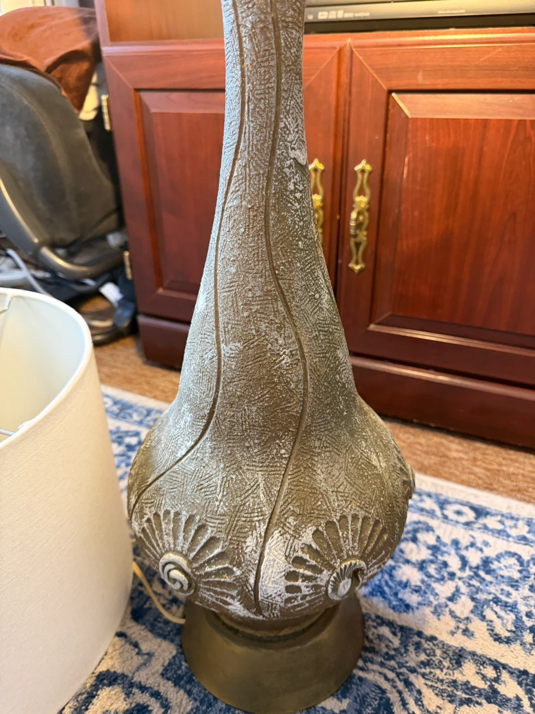 Vintage Decorative Table Lamp with Off-White Shade - photo 4