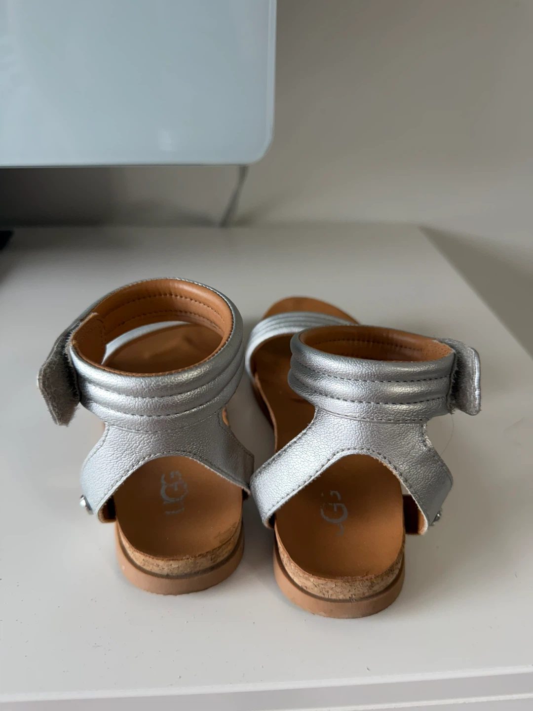 Girls size 1 Ugg sandals - photo 2