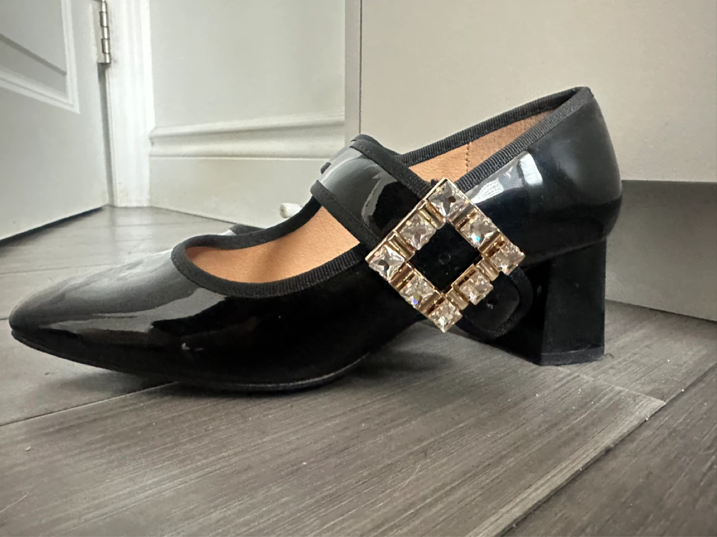 Formal shoes