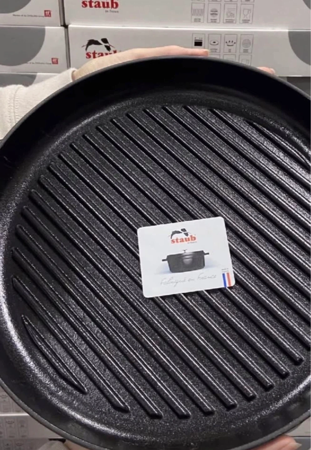 New in the box Staub Cast Iron Round Grill Pan - 26 cm - photo 5