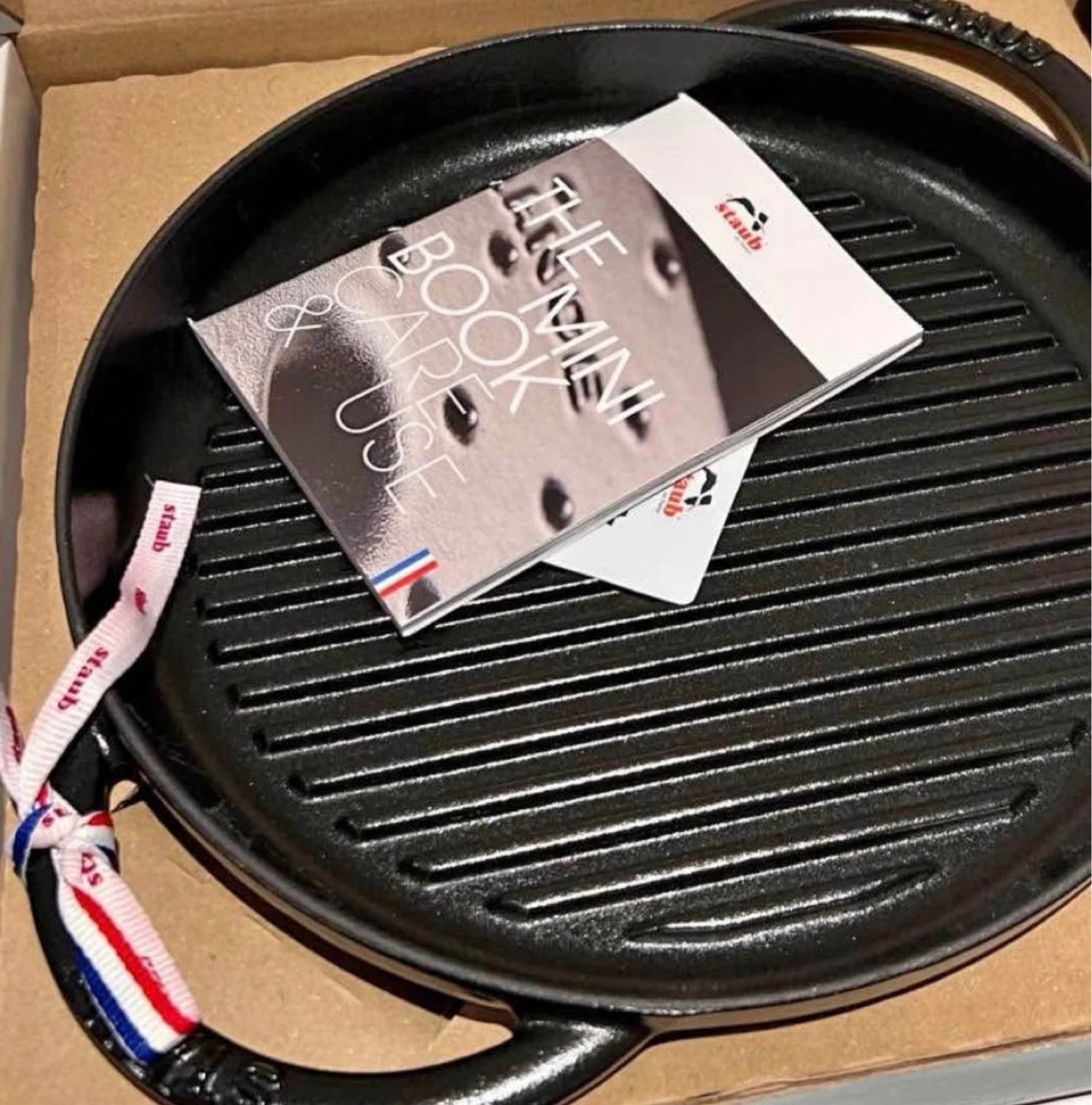 New in the box Staub Cast Iron Round Grill Pan - 26 cm