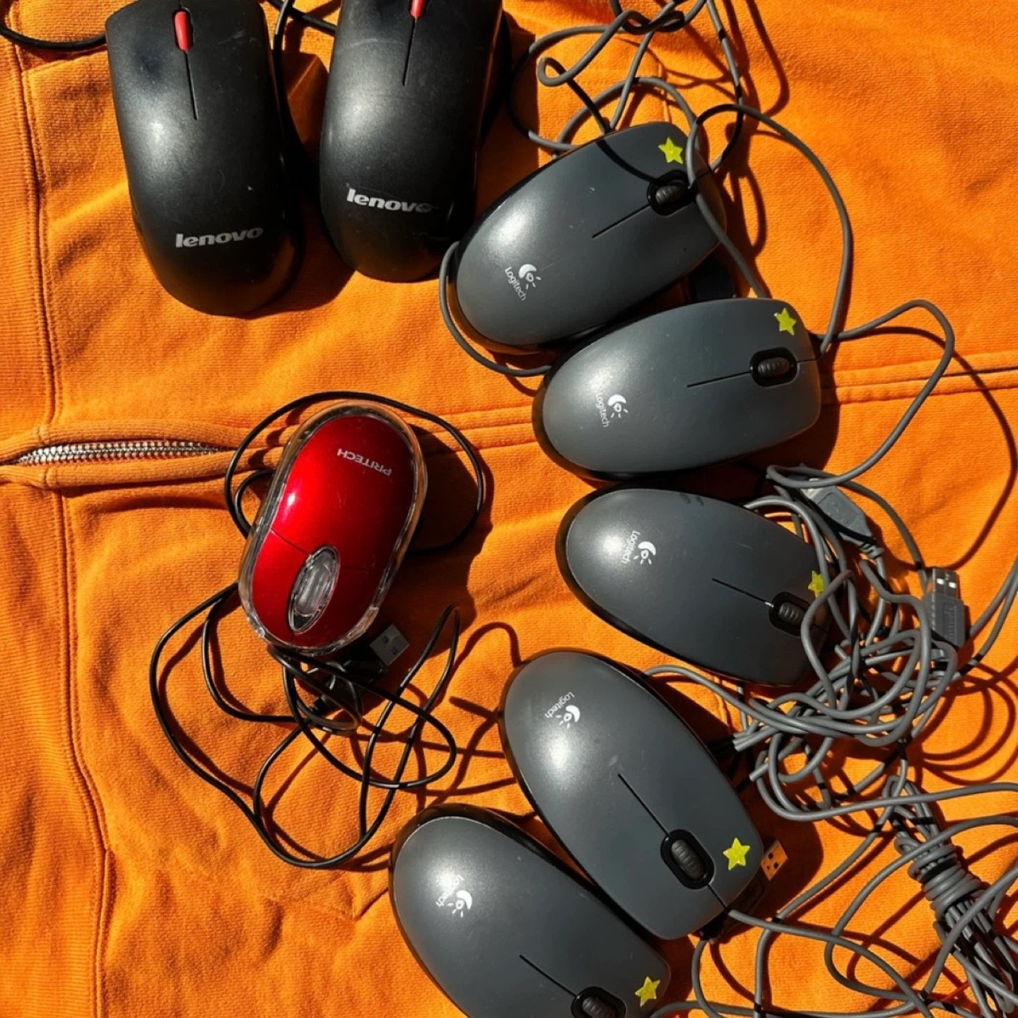 Lot of 8 Computer Mice - Logitech, Lenovo, and Pritech