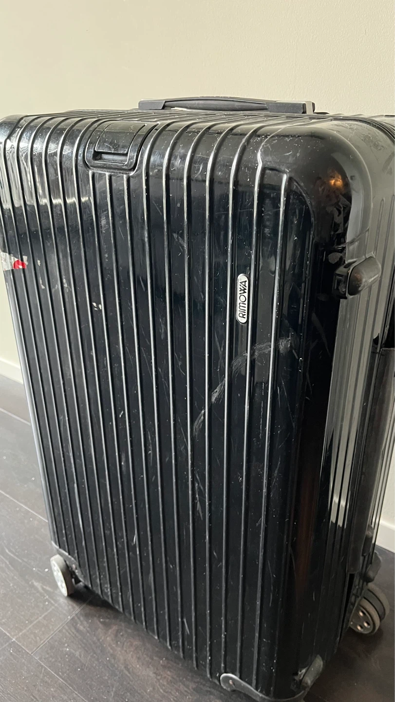 URGENT🚨 RIMOWA Black Suitcase salsa 70 - photo 2