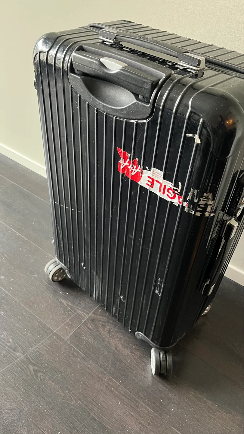 URGENT🚨 RIMOWA Black Suitcase salsa 70 - photo 4