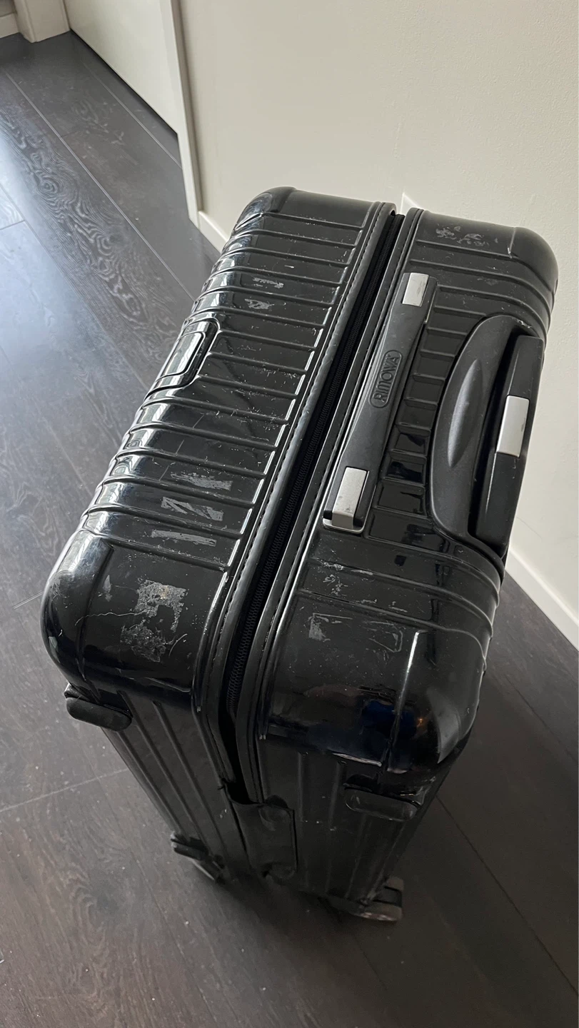 URGENT🚨 RIMOWA Black Suitcase salsa 70 - photo 3