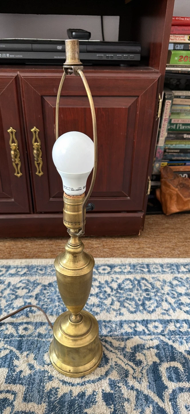 22” tall Vintage Brass Table Lamp with Cream Shade - photo 2