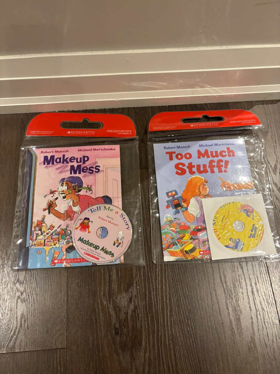 2 Robert Munsch books with cd Make up Mess and Too Much Stuff