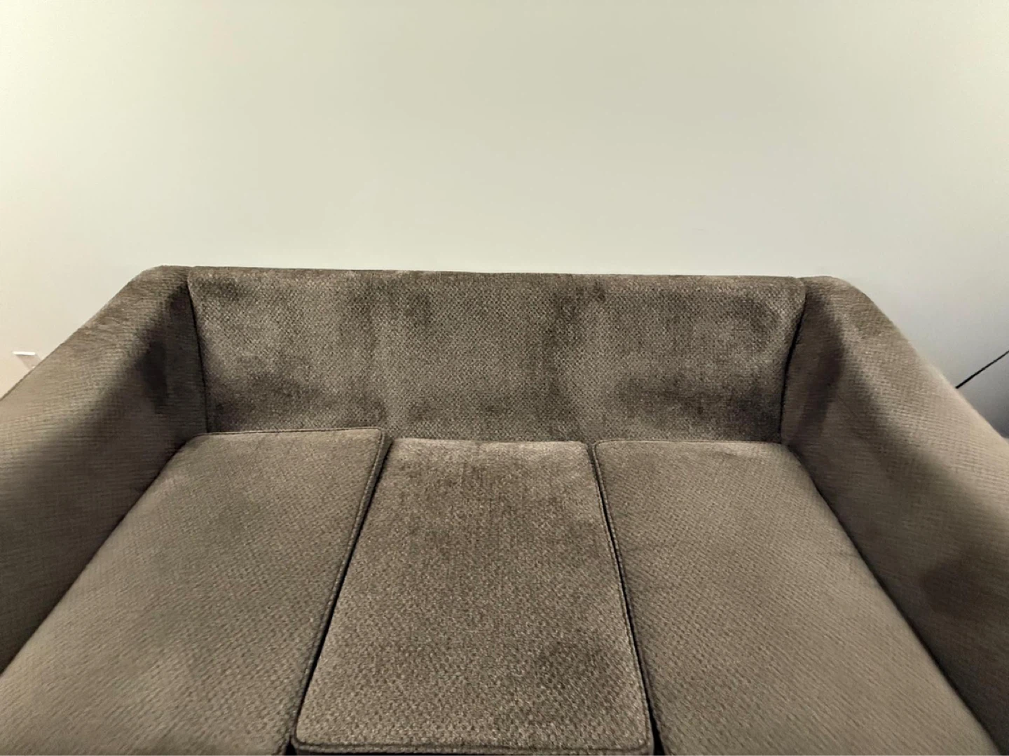 Brown Sofa with Decorative Pillows 🌱 - photo 3