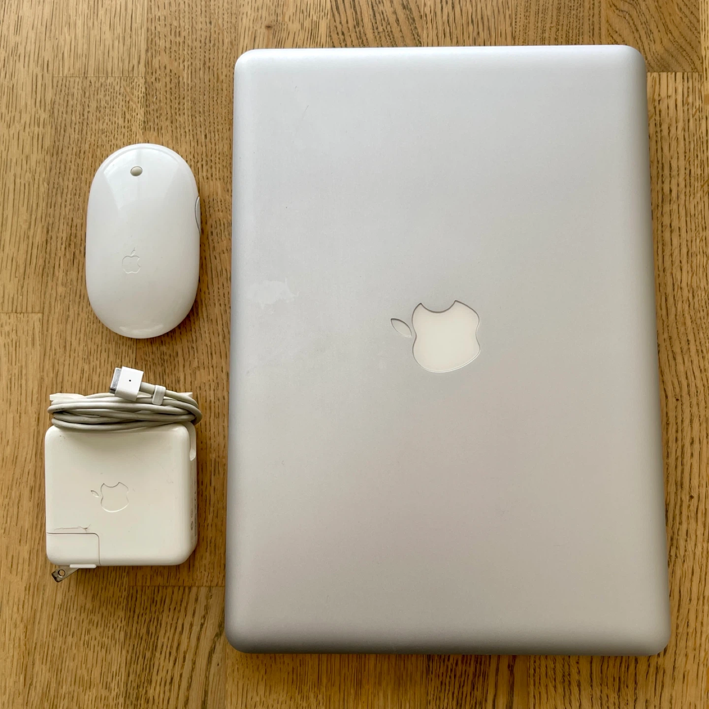Mid-2009 MacBook Pro 13" Bundle - Original Charger & Mouse