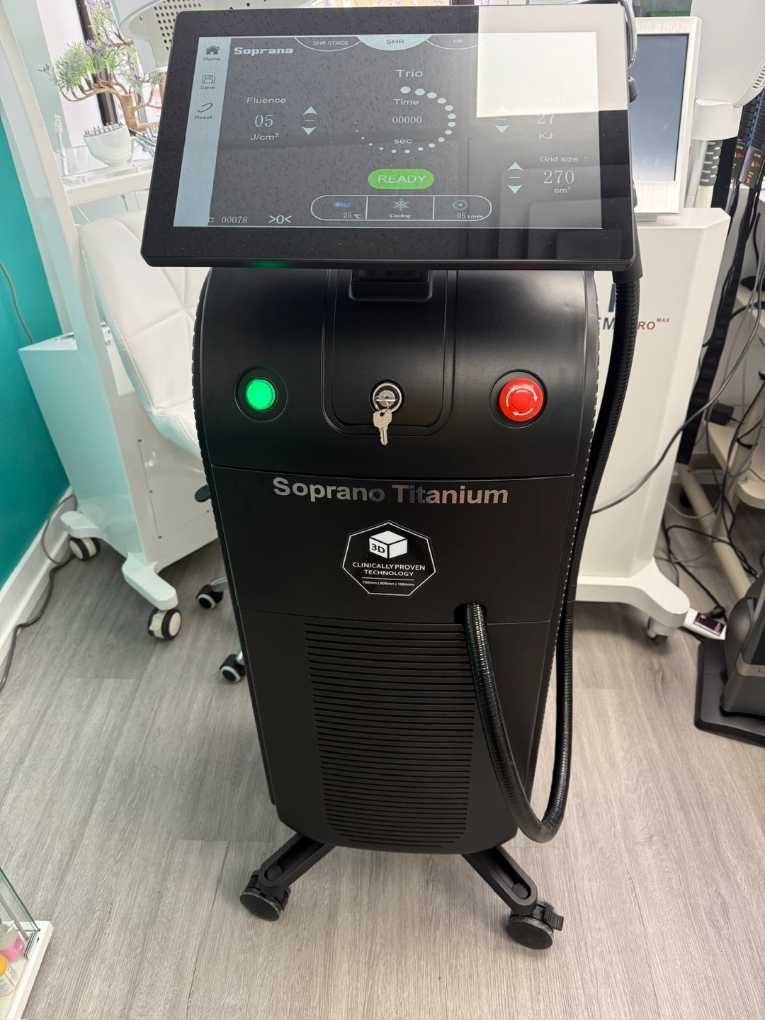 Soprano Titanium ( USA ) laser hair removal