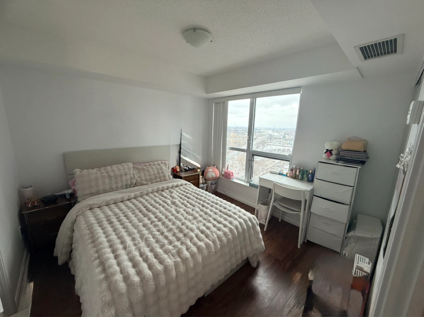 Queen Frame bed