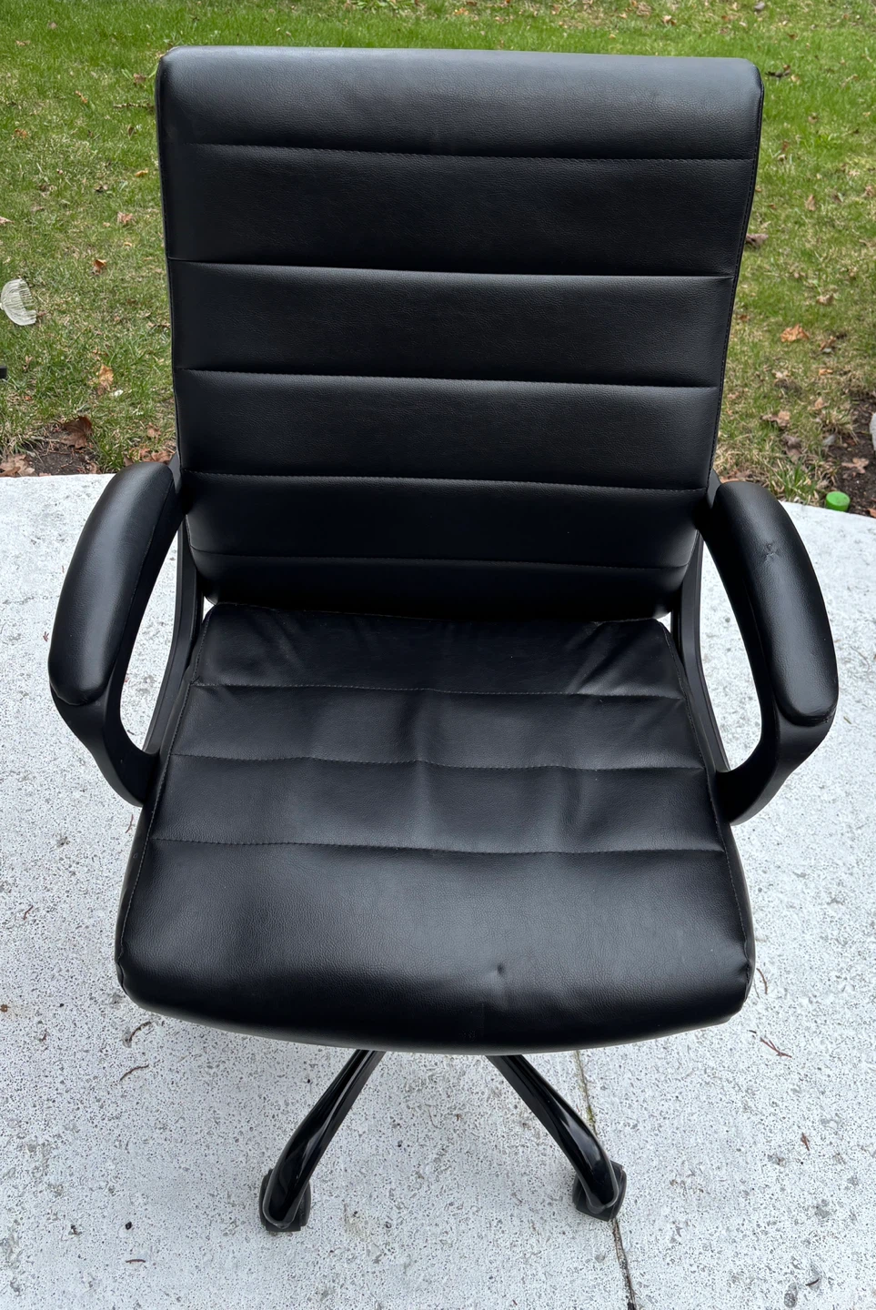 Black Faux Leather Office Chair (with hydraulic) - photo 2