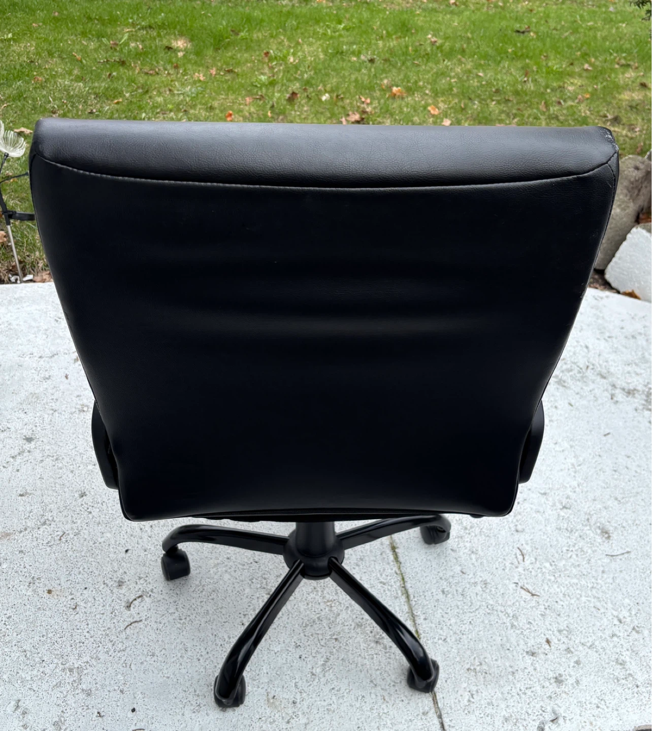 Black Faux Leather Office Chair (with hydraulic) - photo 3