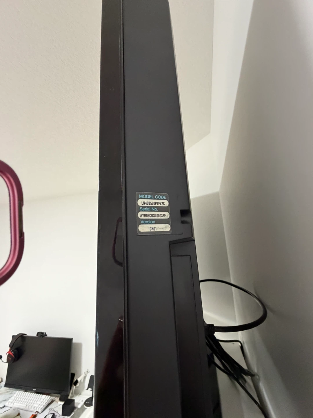 Samsung 40-inch Flat Screen TV - photo 3