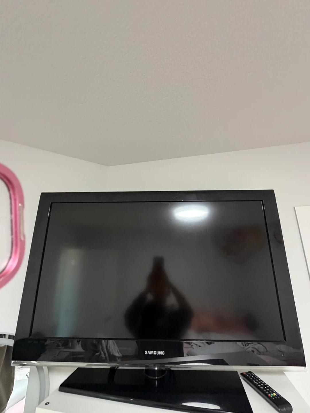 Samsung 40-inch Flat Screen TV