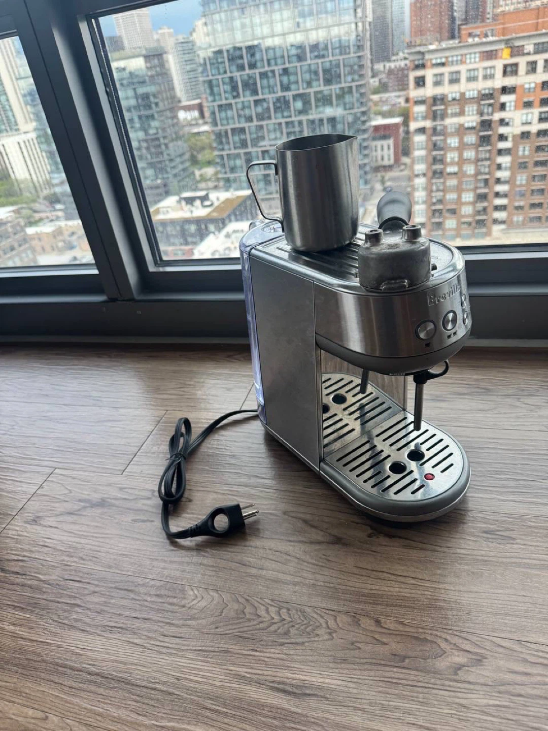 1-YEAR Breville Espresso Machine with Milk Frothing Pitcher - photo 3