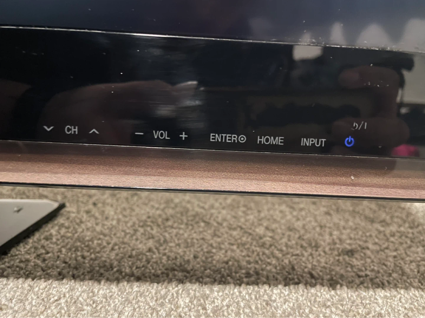 42 Inch LG TV - photo 5