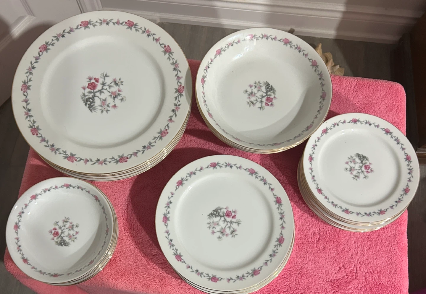 Empress China Blossom Time Dinnerware Set