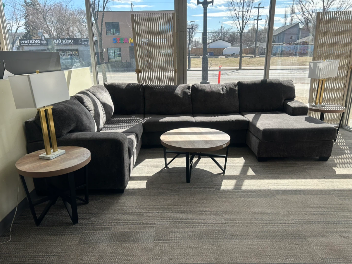 Sectionals, table set and lamps