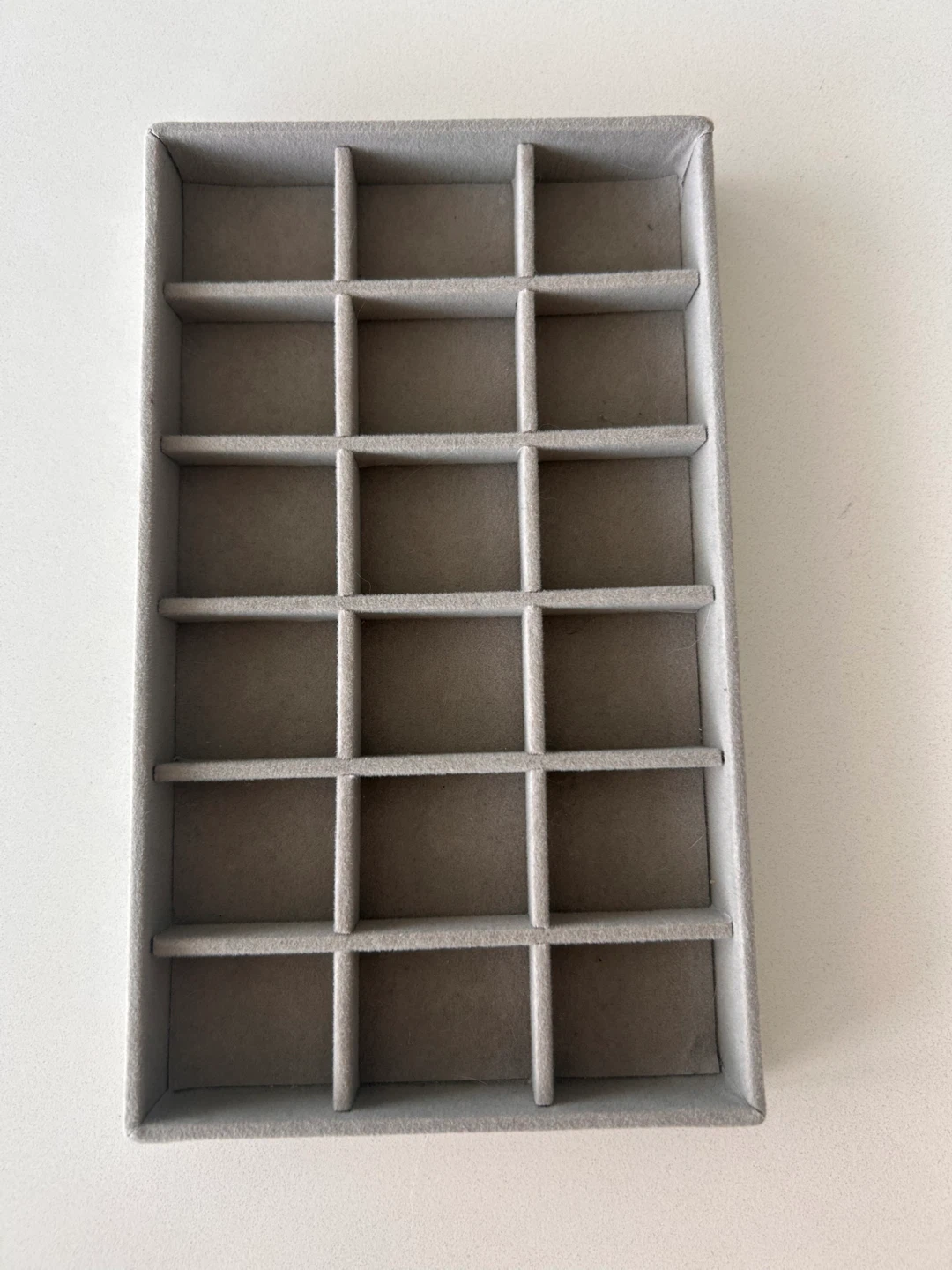 Velvet Jewelry Organizer Tray - 18 Compartments - photo 4