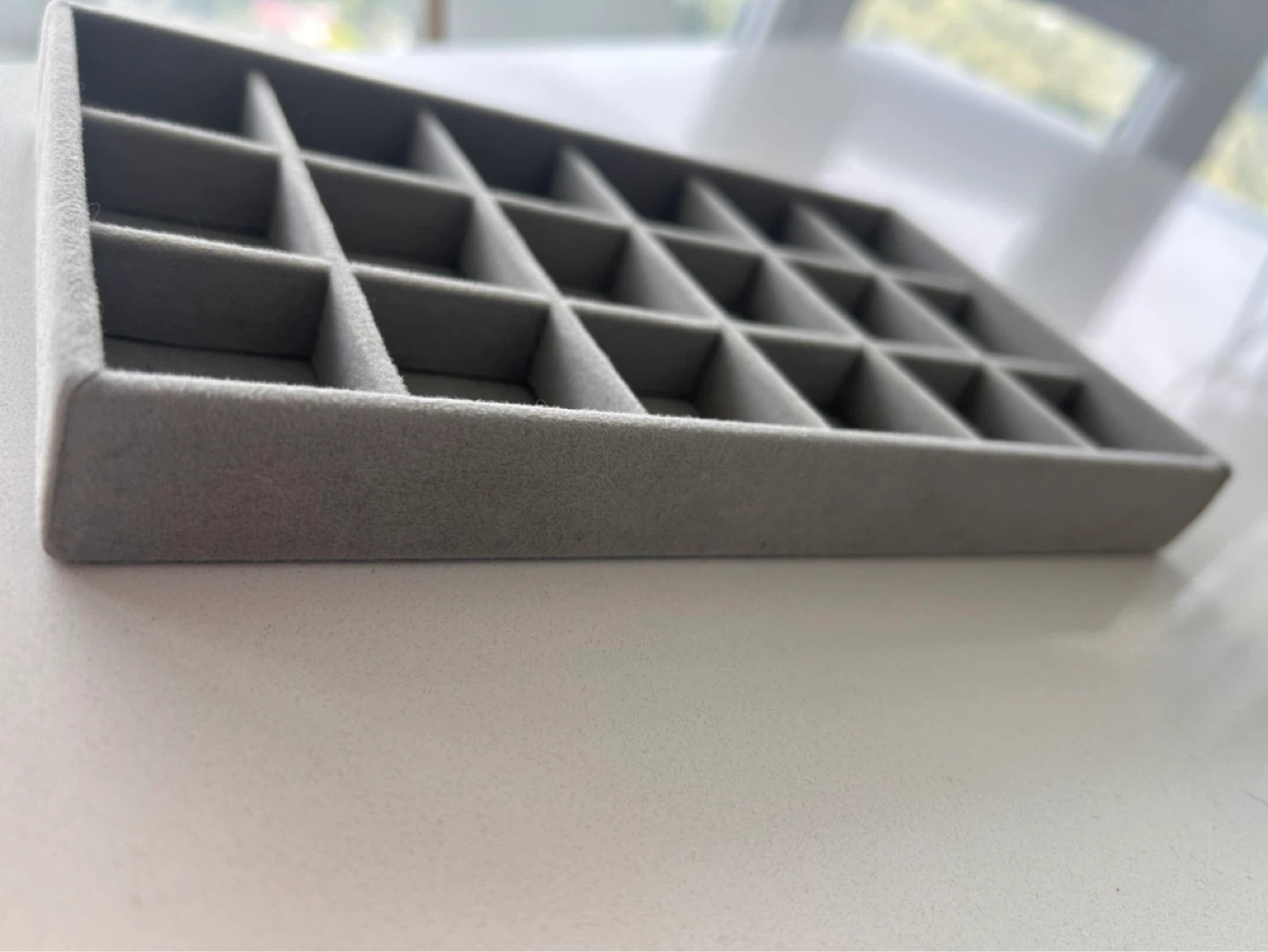 Velvet Jewelry Organizer Tray - 18 Compartments - photo 5