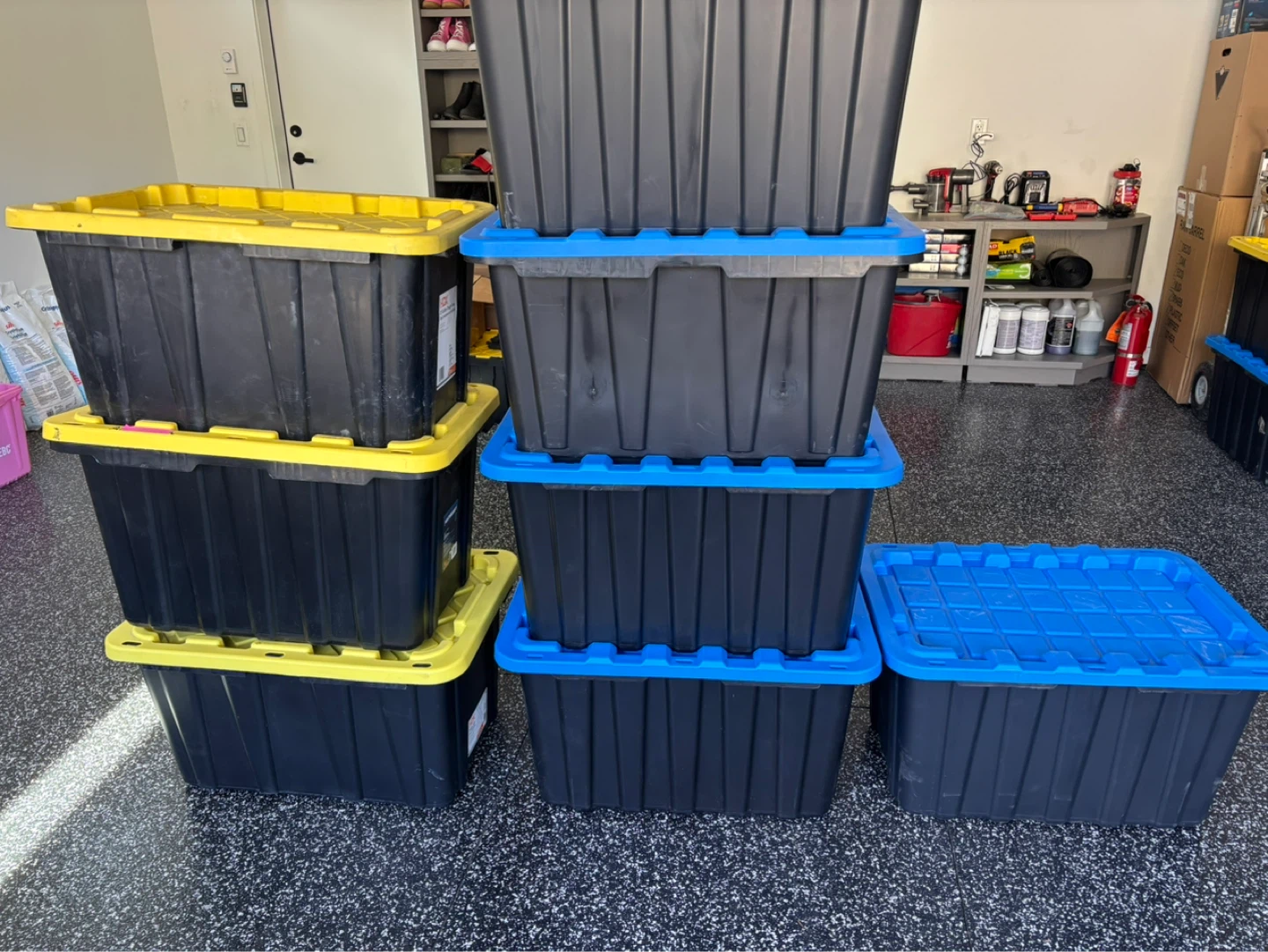 10 HDX 27 Gallon Tough Tote Storage Bins. 8 moving blankets.