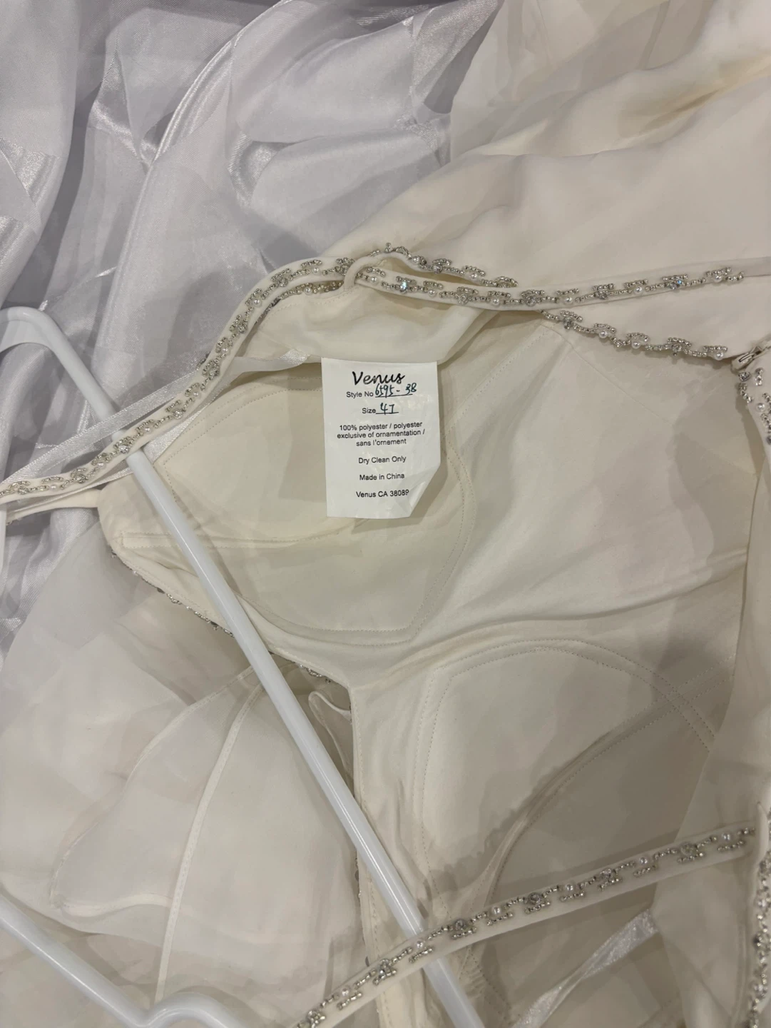 Venus Wedding Dress Size 8 - photo 5
