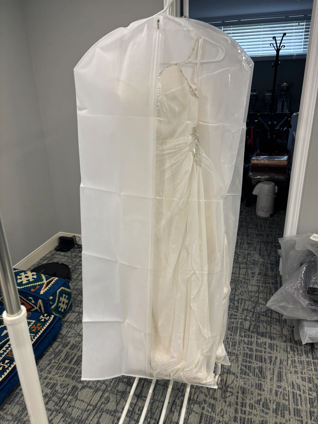 Venus Wedding Dress Size 8 - photo 4