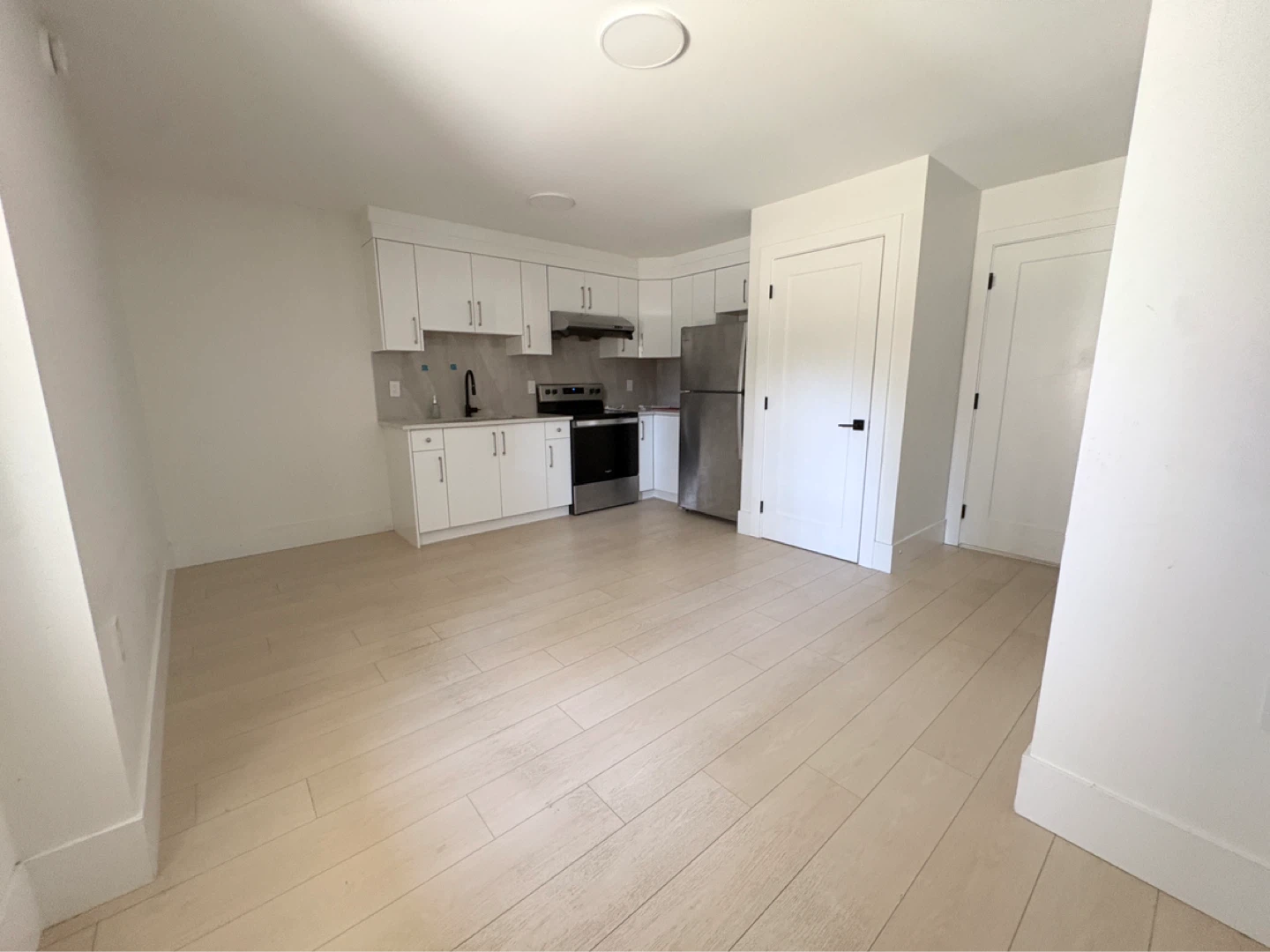 Basement for rent - photo 2