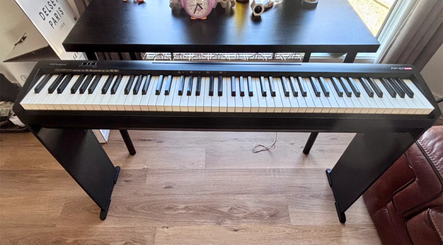 Roland FP-10 Digital Piano