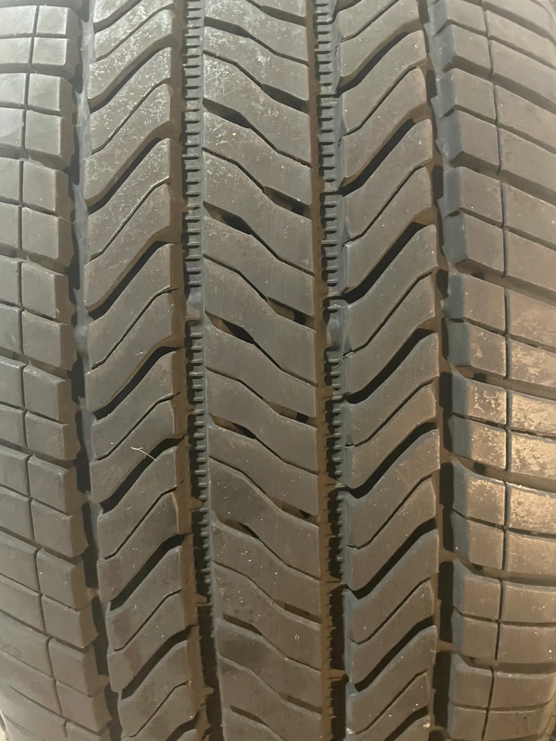 Bridgestone Alena 225/65/17 - photo 4