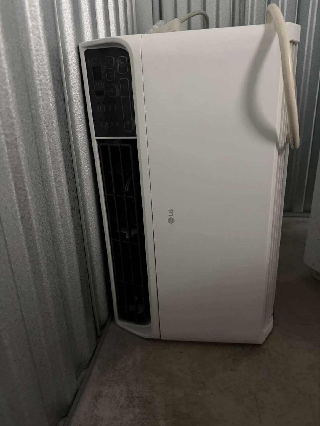 LG Portable Air Conditioner - photo 2